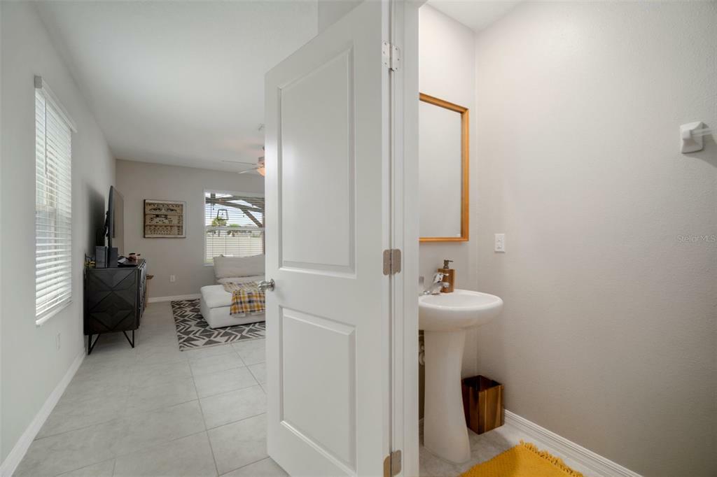 Property Photo:  5208 White Chicory Drive  FL 33572 