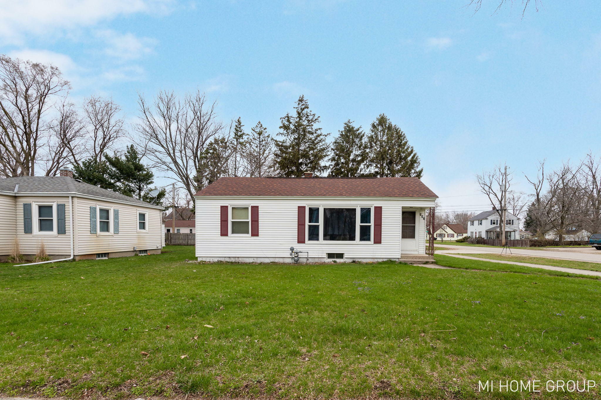 Property Photo: 597 W 21st Street MI 49423
