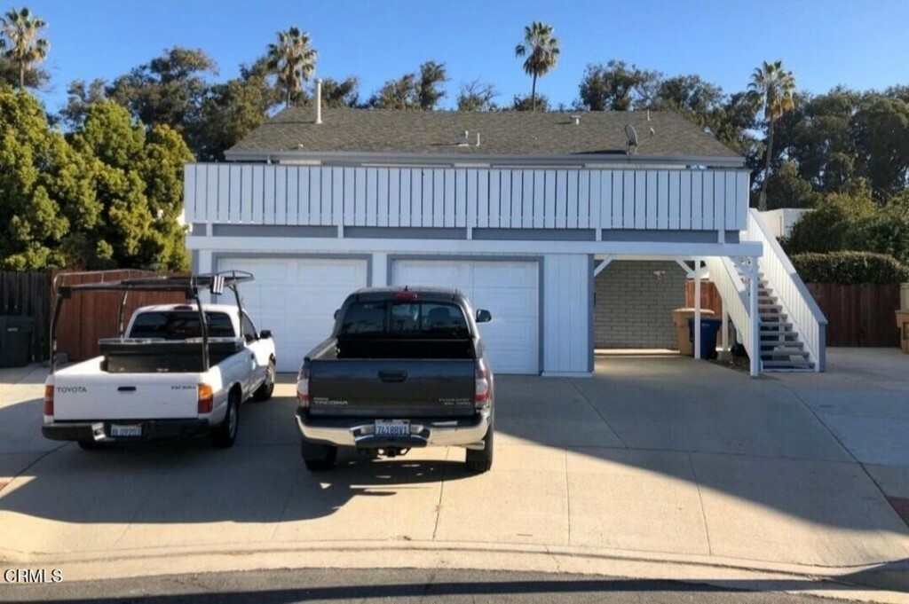 Property Photo: 902 Sand Court CA 93001