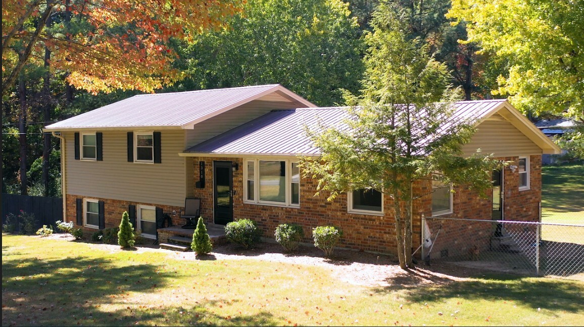 Property Photo: 1310 White Bluff Rd TN 37187