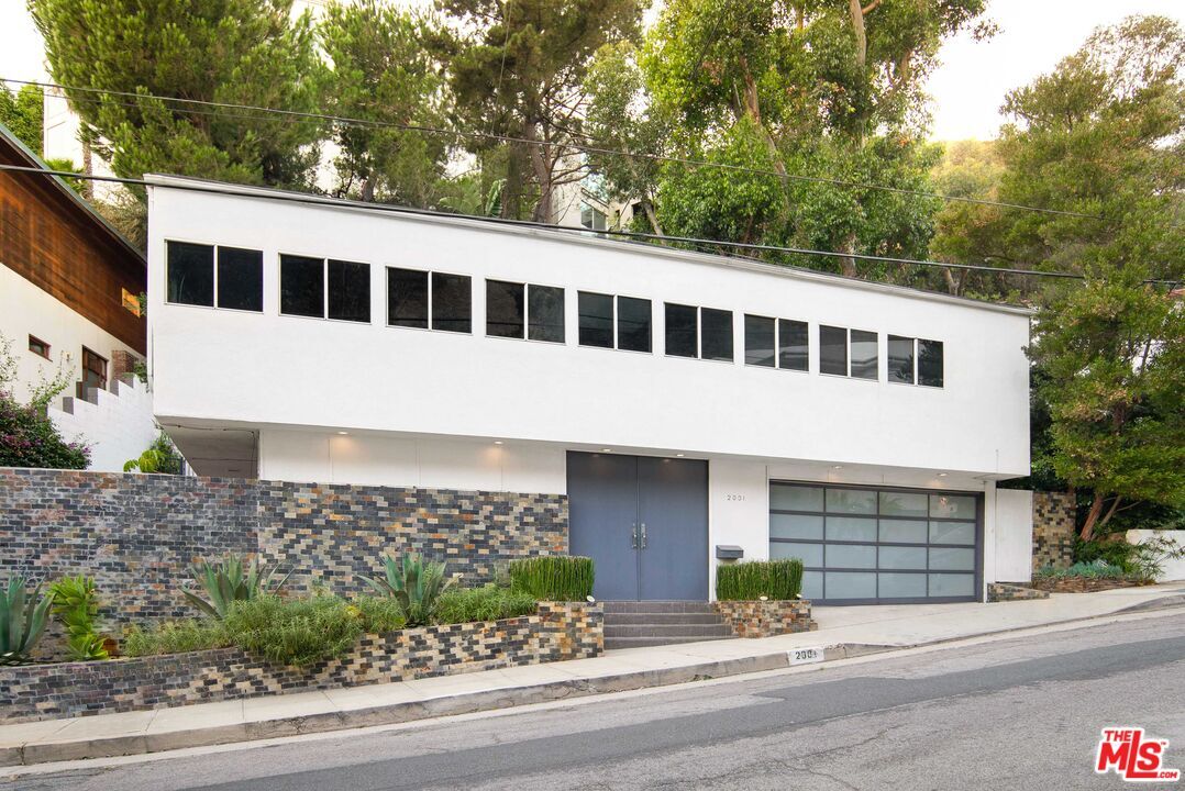 2001  N Curson Ave  Los Angeles CA 90046 photo