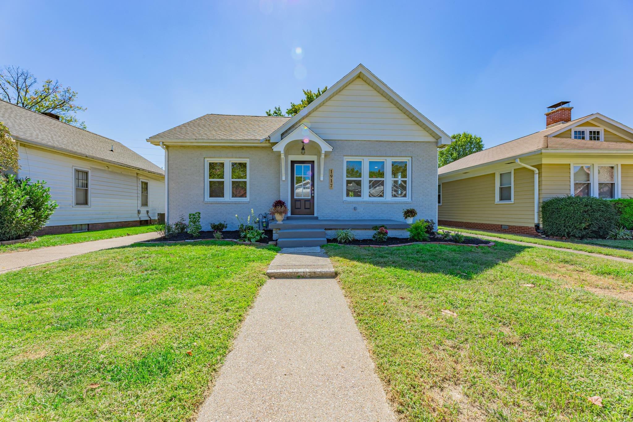 Property Photo:  1917 E Mulberry Street  IN 47714 