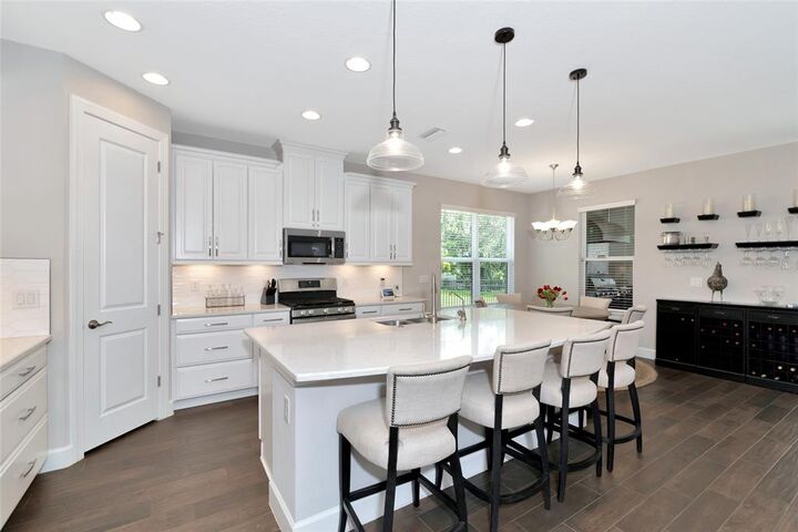 Property Photo:  5315 Morey Farms Loop  FL 34221