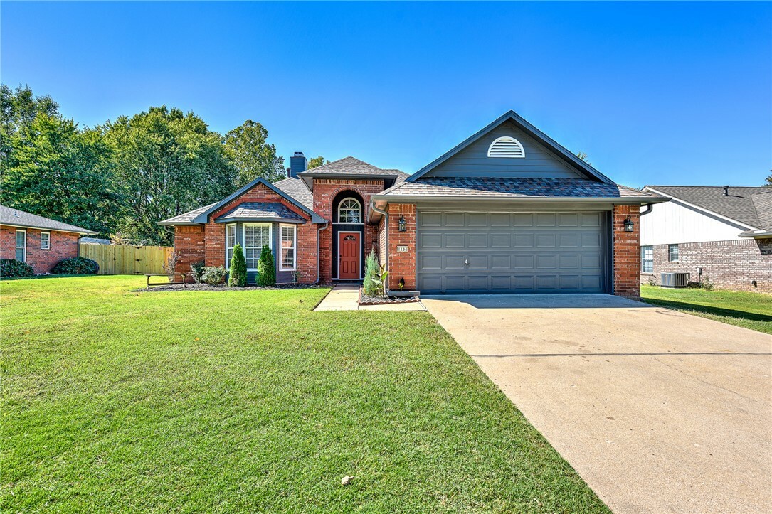 Property Photo:  1104 N Flamingo Road  AR 72756 