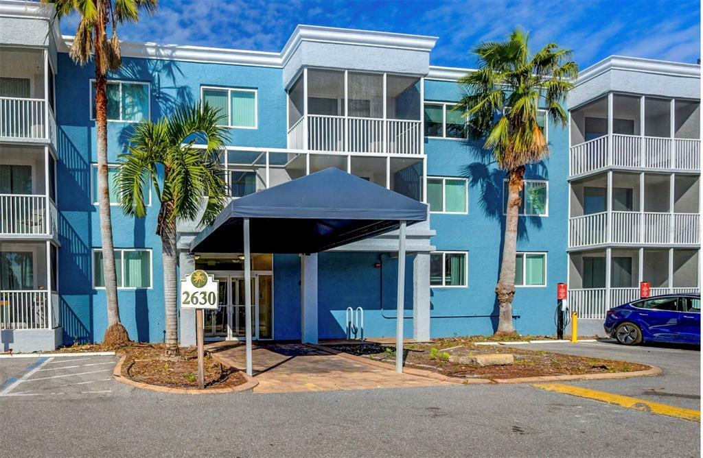 Property Photo:  2630 Coconut Bay Lane 1B  FL 34237 