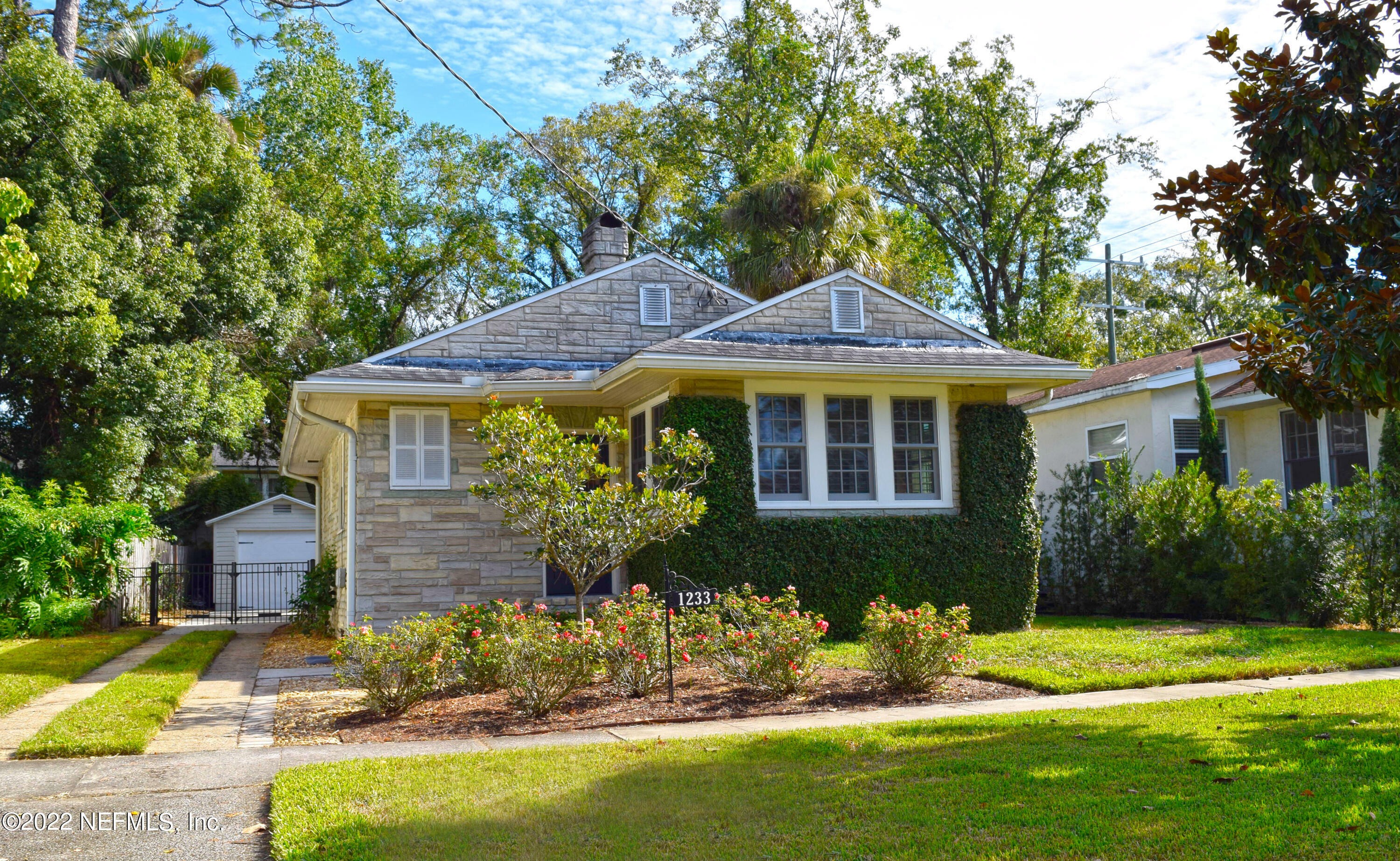 Property Photo:  1233 Edgewood Avenue S  FL 32205 