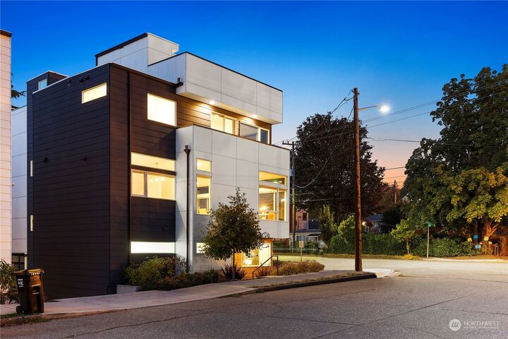 Property Photo: 4604 SW Fontanelle Street WA 98136