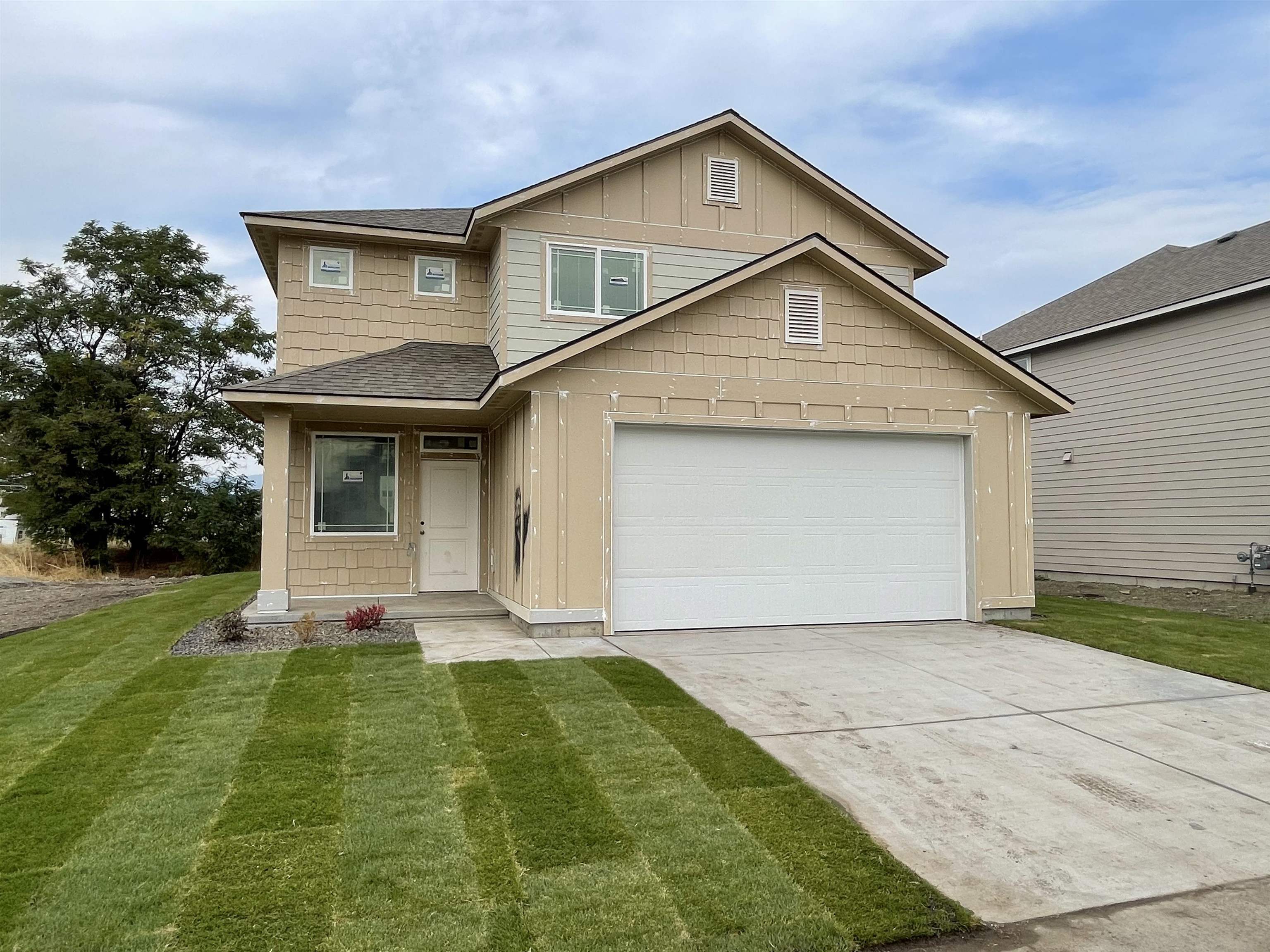 Property Photo:  1112 N Corbin Ln  WA 99016 