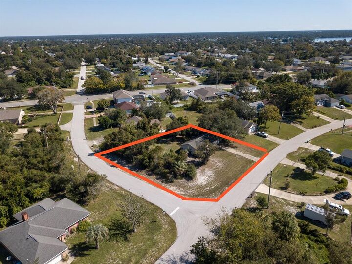 Property Photo:  576 Tradewinds Drive  FL 32738 