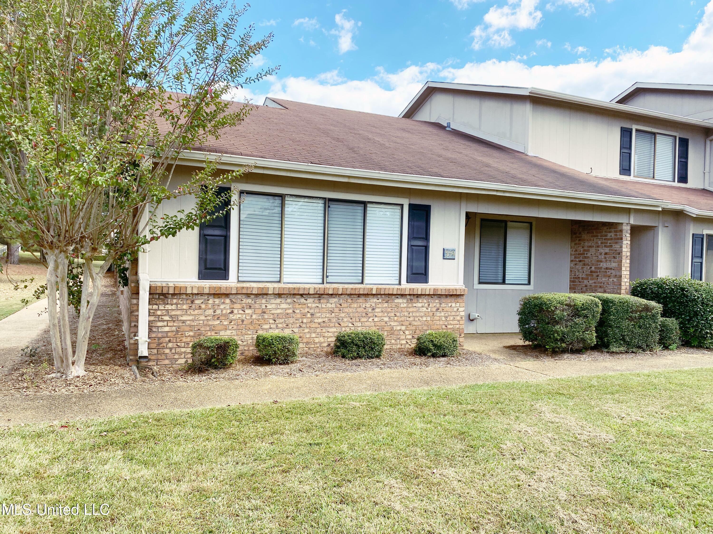 Property Photo:  359 Lakebend Drive  MS 39042 