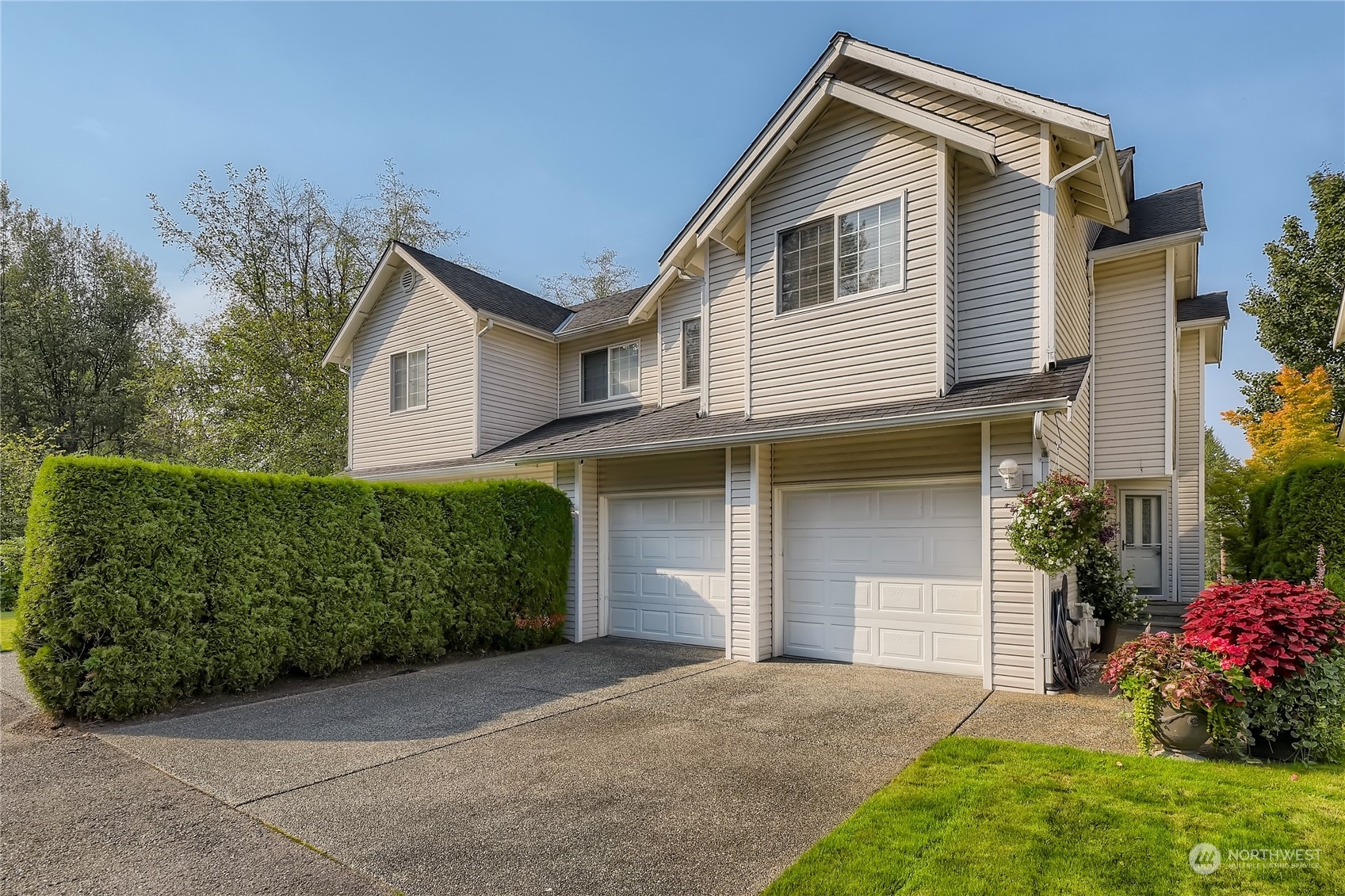 Property Photo:  605 122nd Court NE 202  WA 98258 