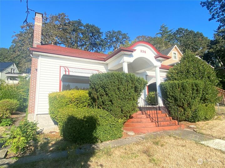 Property Photo: 336 NE Washington Avenue WA 98532