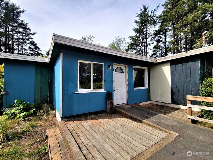 Property Photo: 2595 State Route 109 WA 98569