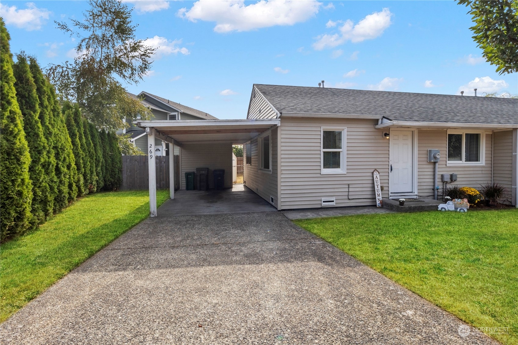 Property Photo:  269 Sunset Drive  WA 98047 