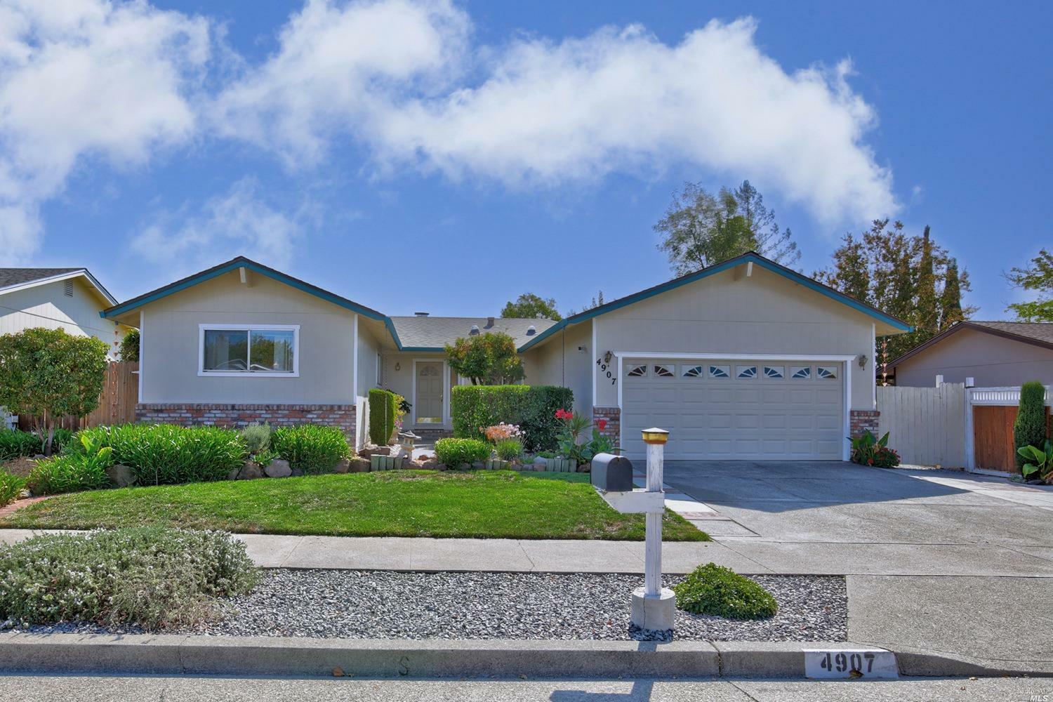 Property Photo:  4907 Everglade Drive  CA 95409 