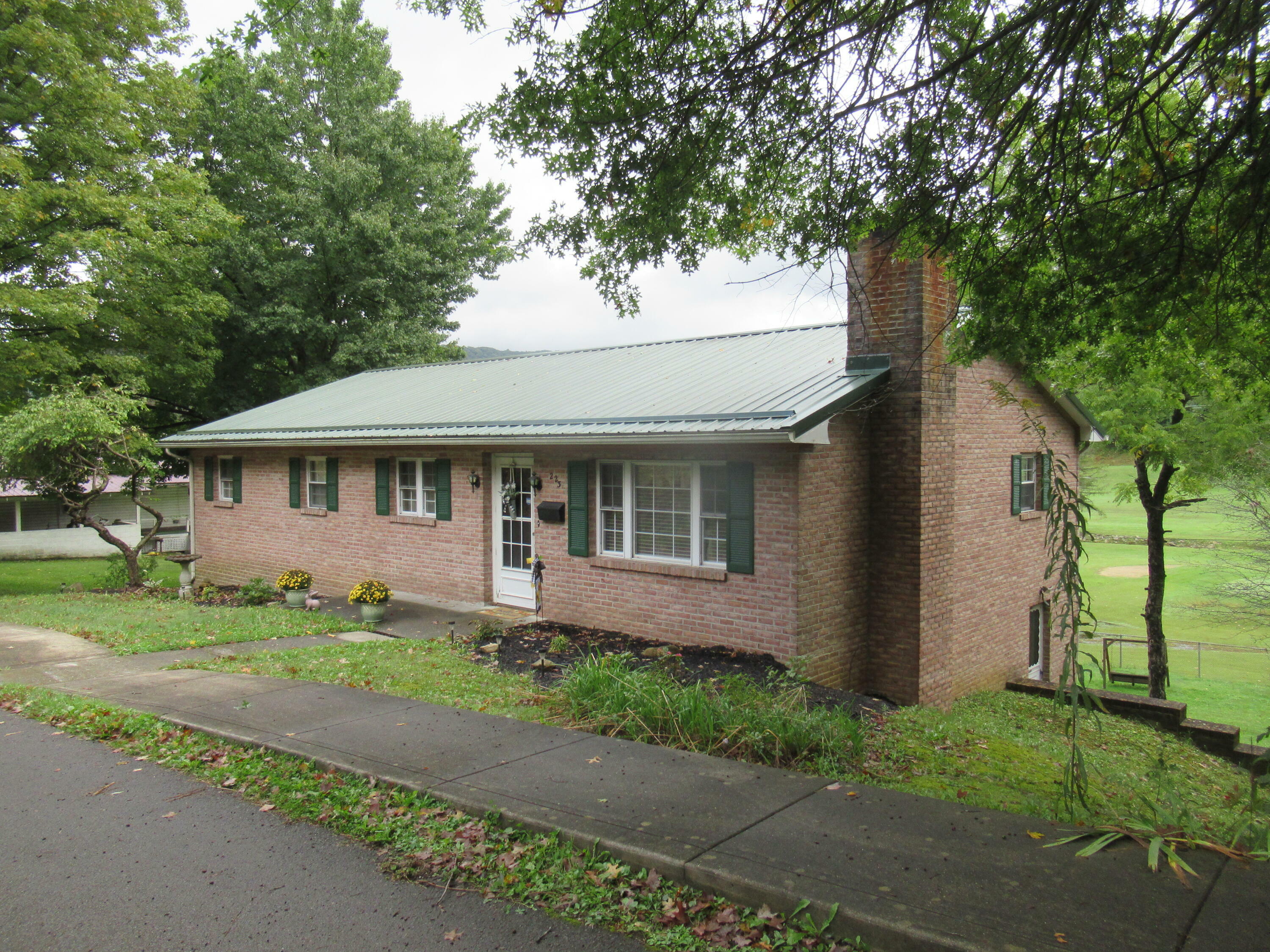 Property Photo: 223 Cottonwood Pl WV 25962
