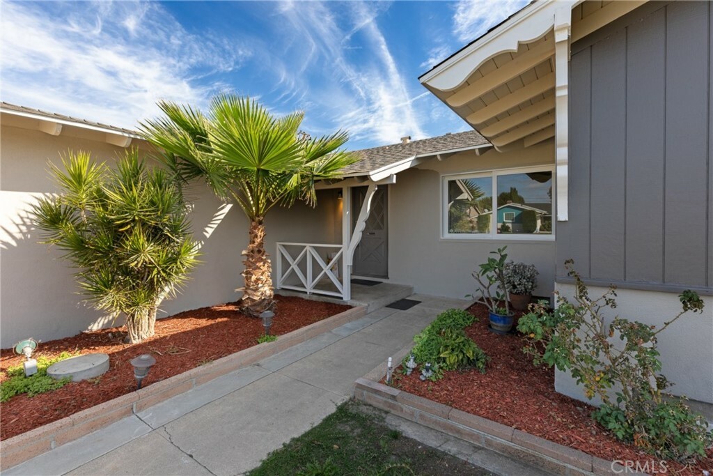 Property Photo:  13402 Illinois Street  CA 92683 