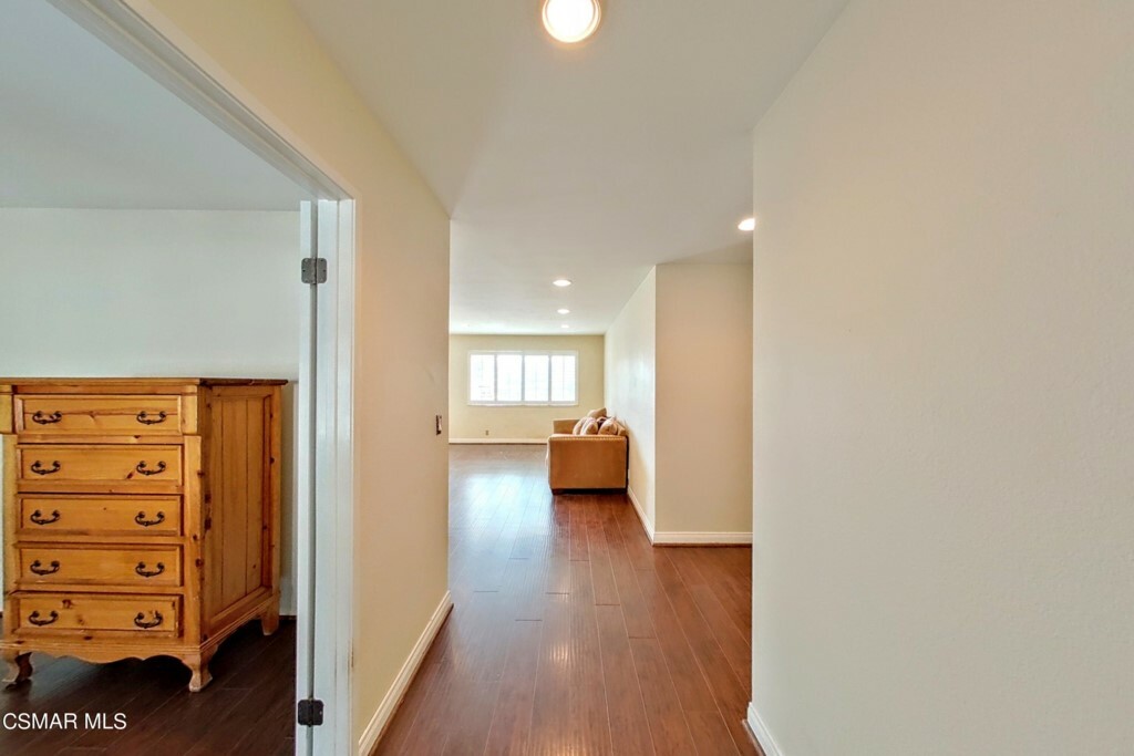 Property Photo:  1194 Nonchalant Drive  CA 93065 