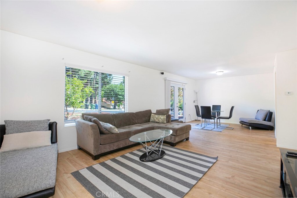 Property Photo: 10461 Wystone Avenue CA 91326