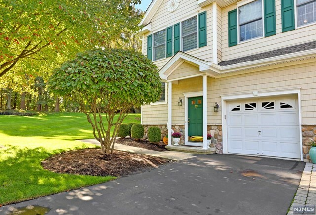 19 Woods Edge Road  Old Tappan NJ 07675 photo