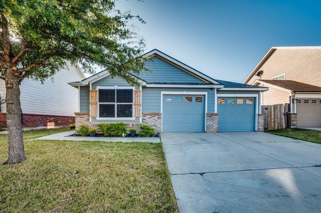 Property Photo:  117 Independence Avenue  TX 76084 