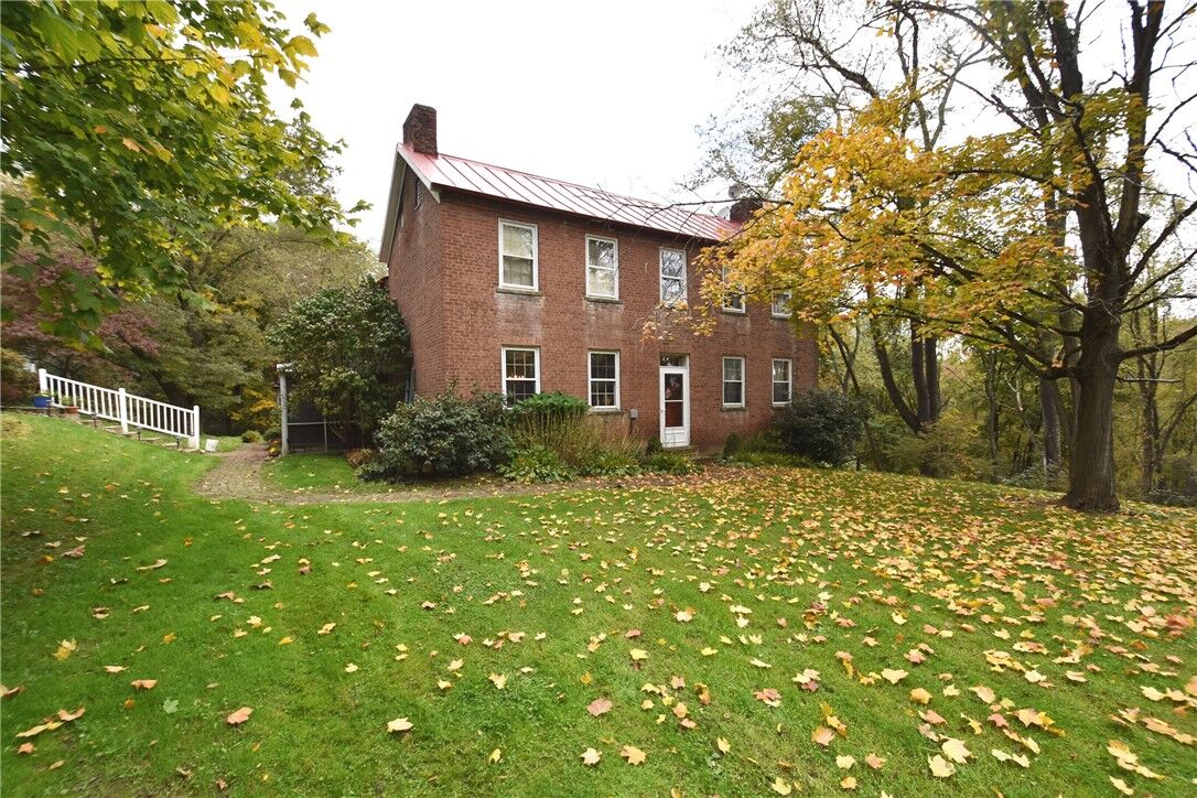 Property Photo:  465 Bavington Rd  PA 15021 