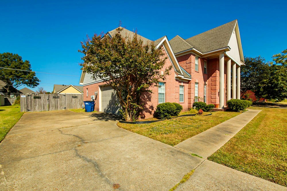 Property Photo:  1505 Brentwood Drive  AR 72301 