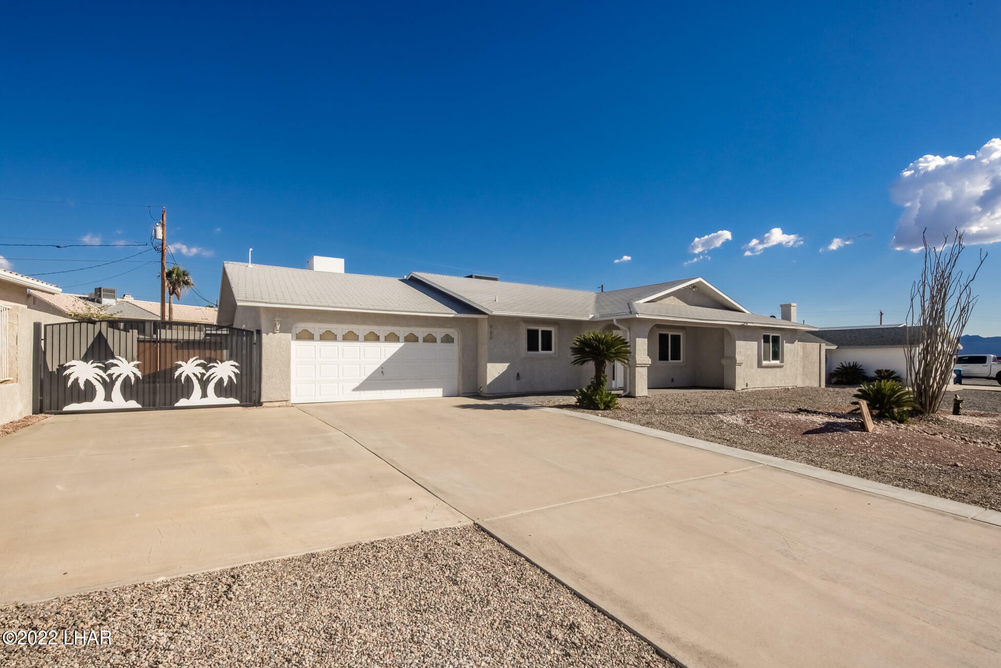 Property Photo:  960 Wigwam Dr  AZ 86406 