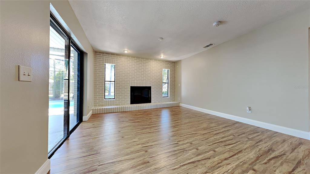 Property Photo: 1133 Worthington Drive FL 32738
