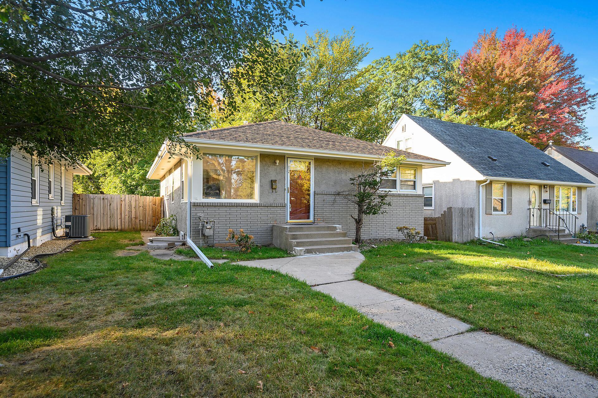 Property Photo: 2194 Reaney Avenue E MN 55119