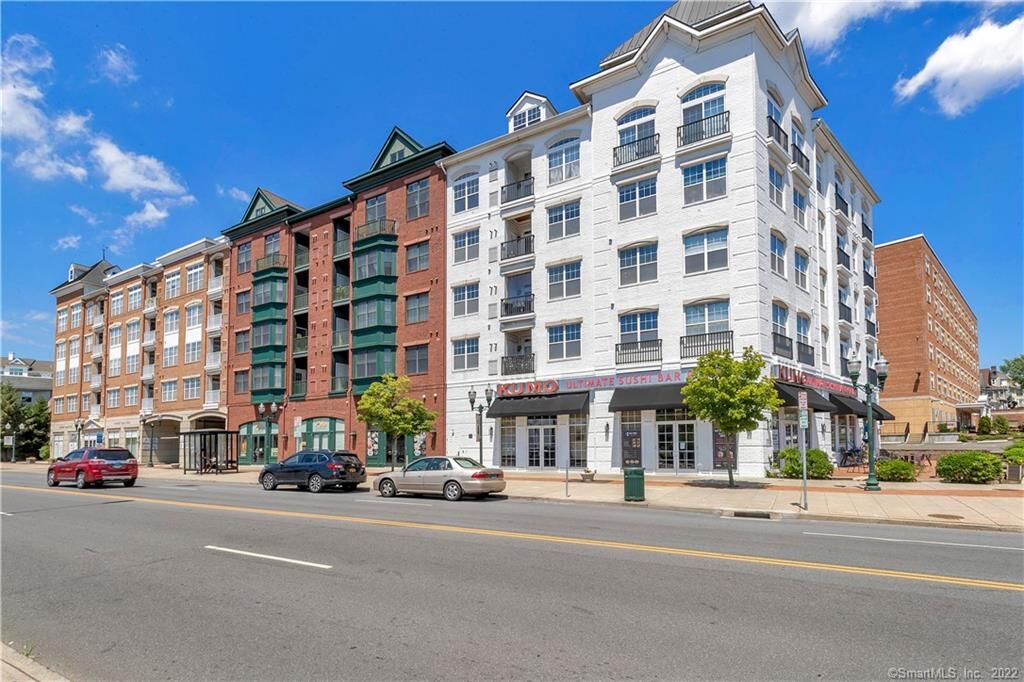 Property Photo:  850 East Main Street 404  CT 06902