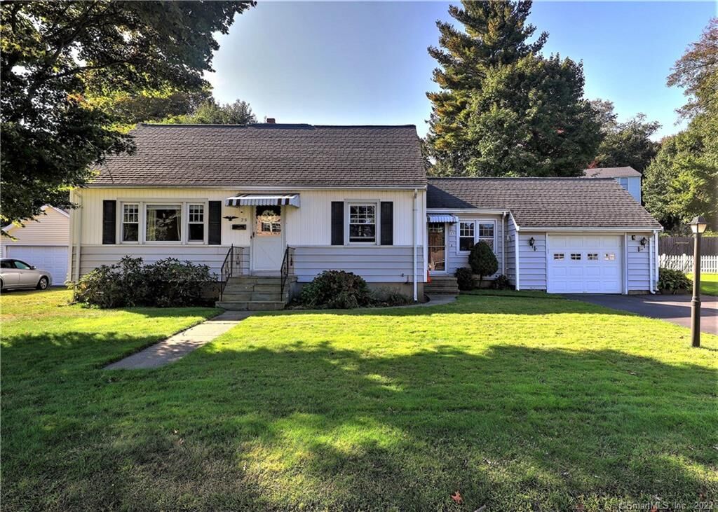 Property Photo:  25 Greenlawn Avenue  CT 06614 