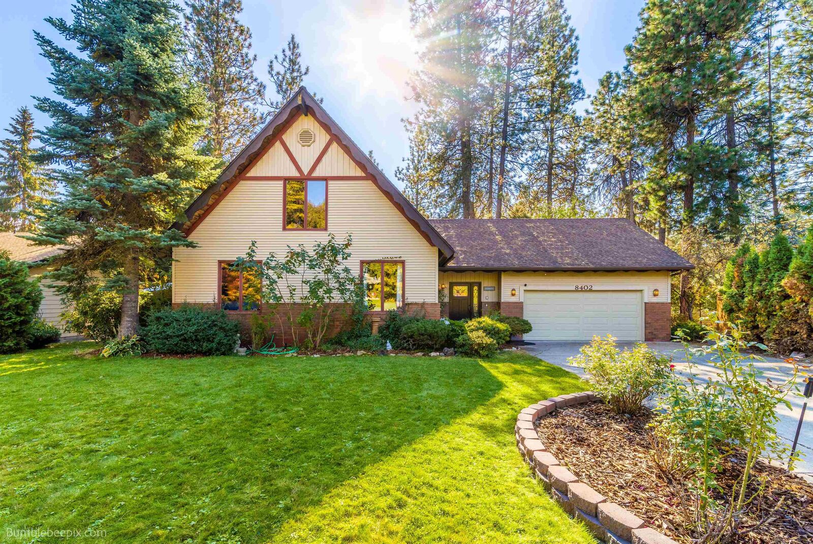 Property Photo:  8402 E Columbia Park Dr  WA 99212 