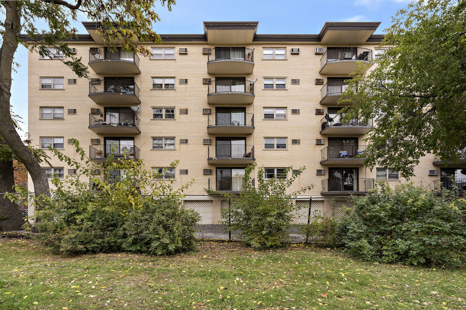 Property Photo:  4572 N Milwaukee Avenue 4D  IL 60630 