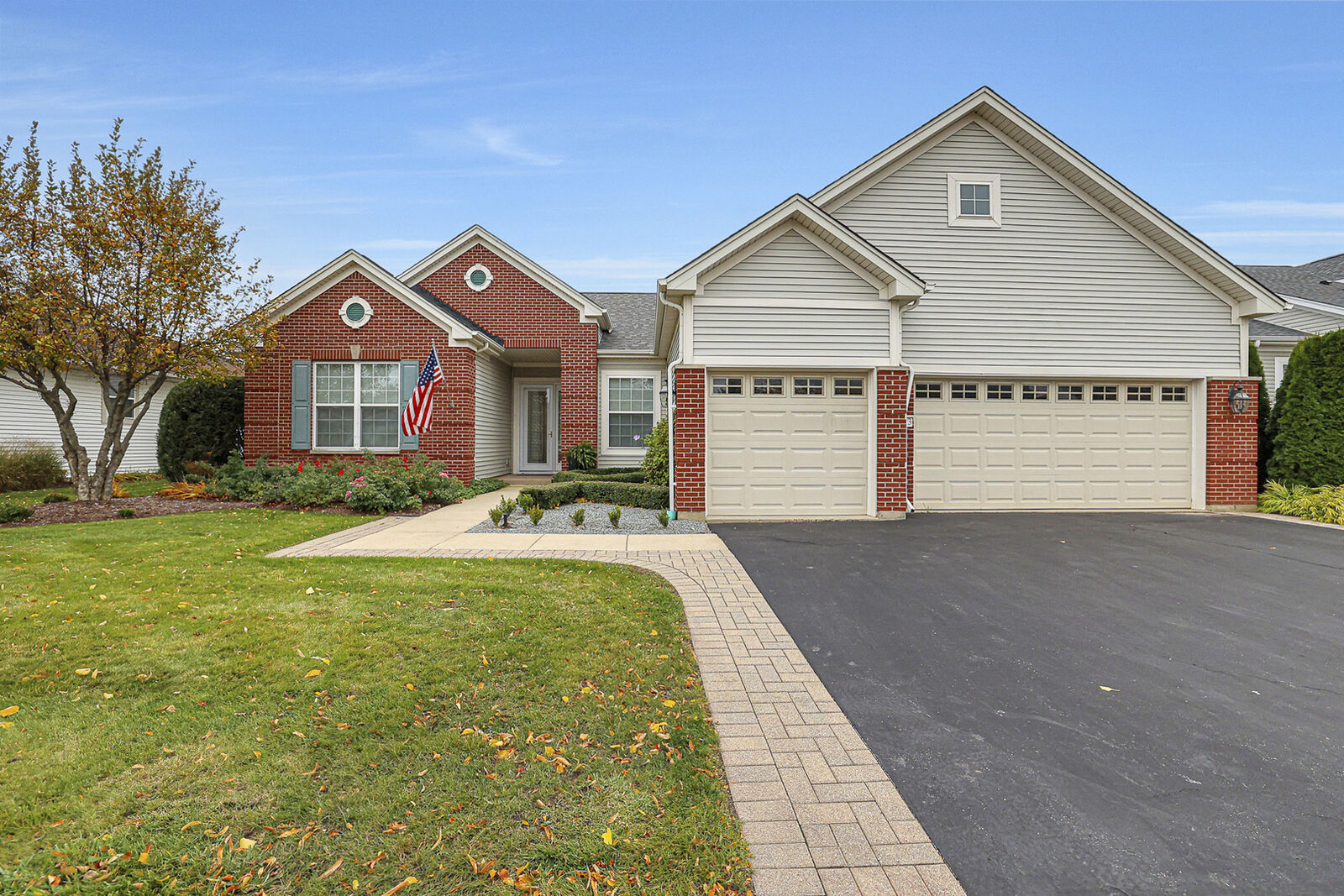 Property Photo:  13013 Brookwood Drive  IL 60142 