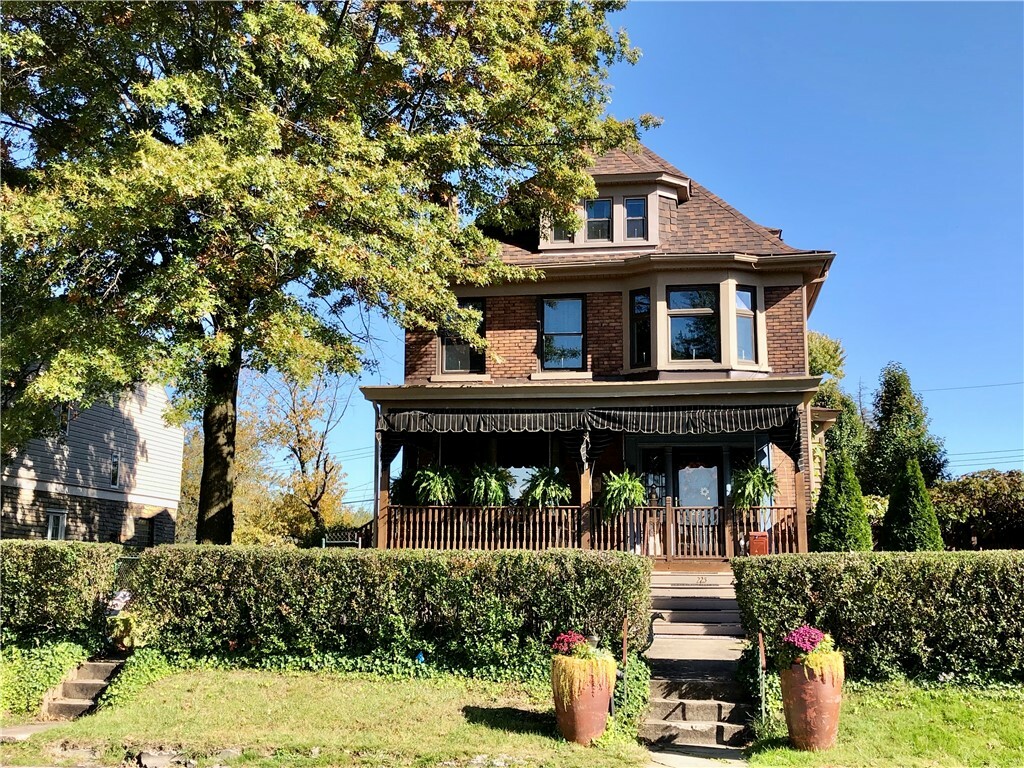 Property Photo:  225 Arlington Avenue  PA 15137 