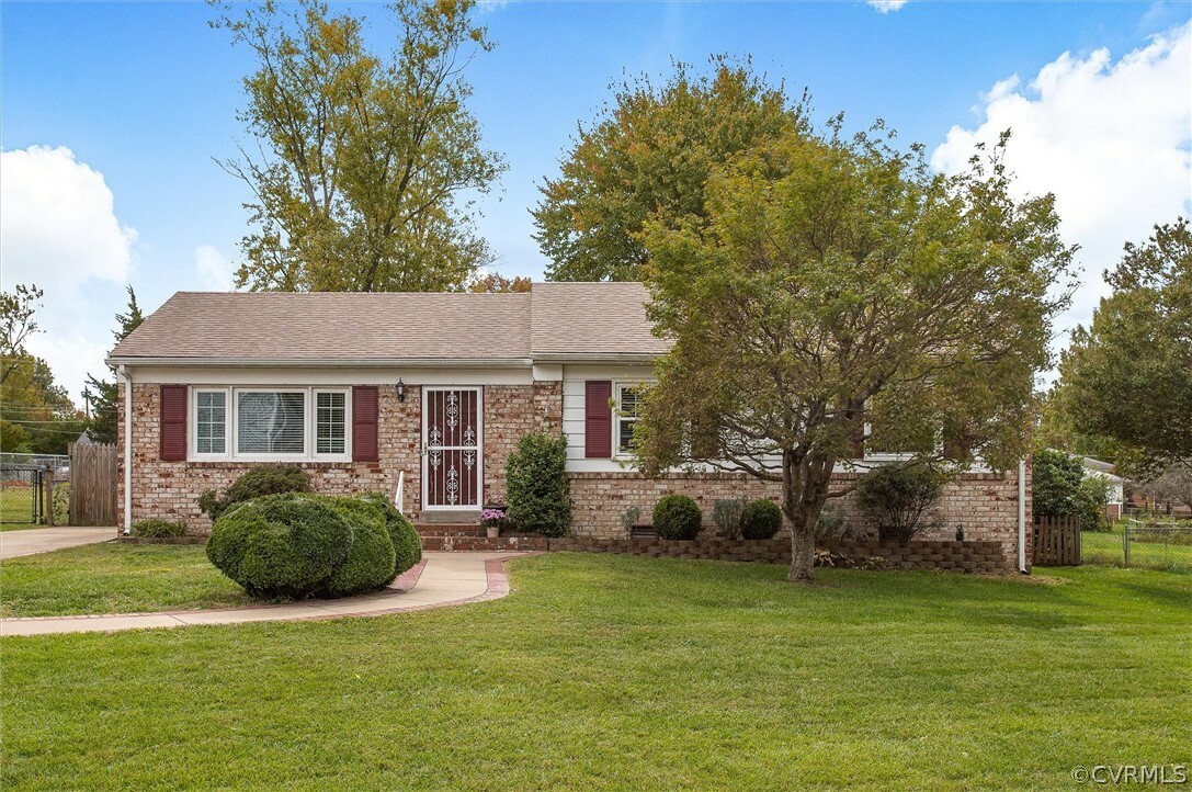 Property Photo: 9105 Whitemont Drive VA 23294