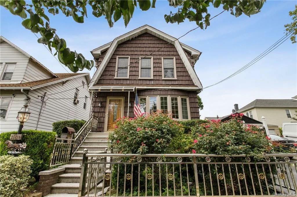 Property Photo: 1105 Sackett Avenue NY 10461