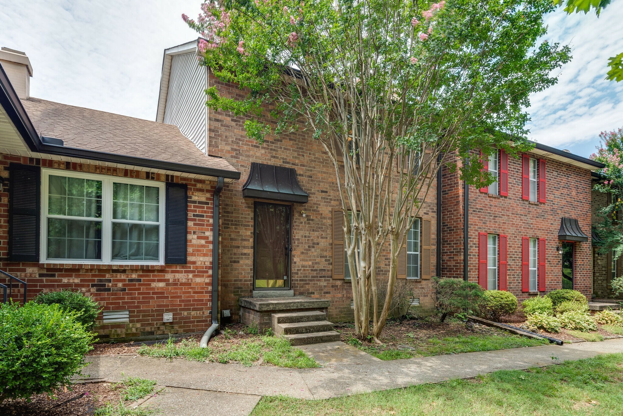 Property Photo:  383 Huntington Ridge Dr  TN 37211 