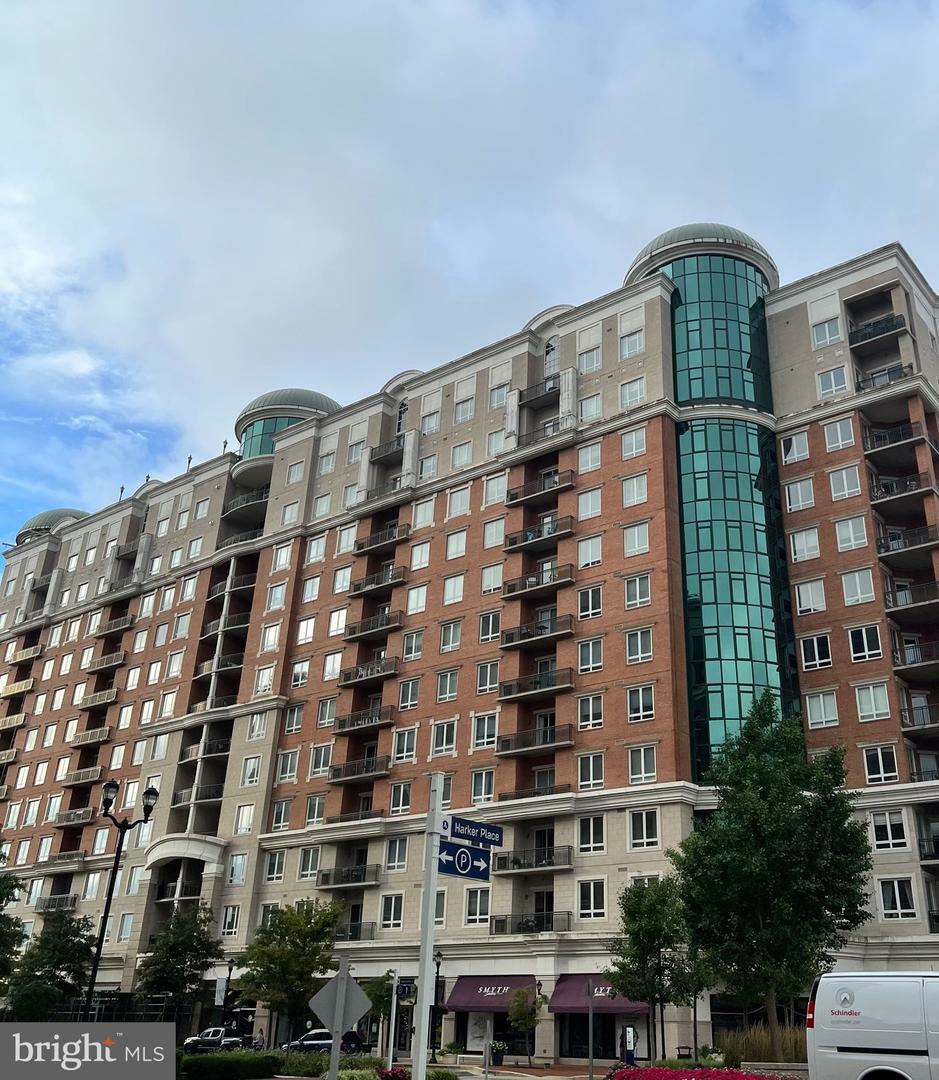 Property Photo:  1915 Towne Centre Boulevard 314  MD 21401 