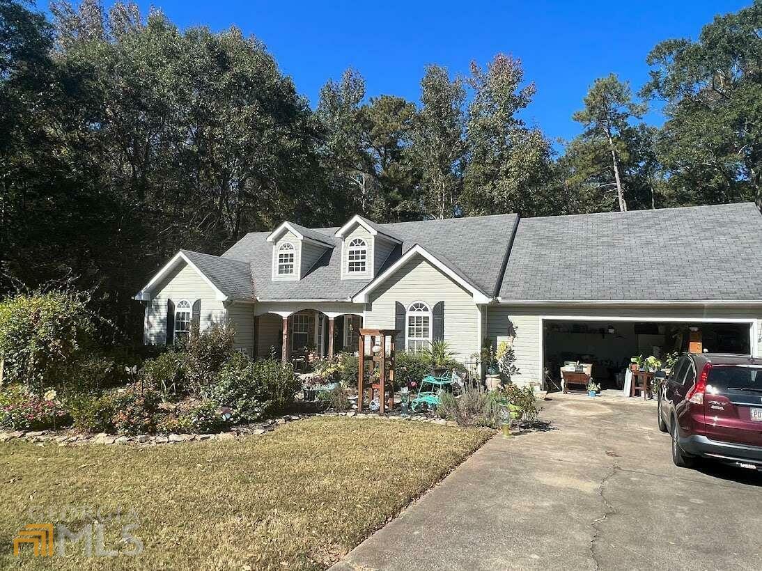 Property Photo: 100 Oaks Landing Drive GA 30016
