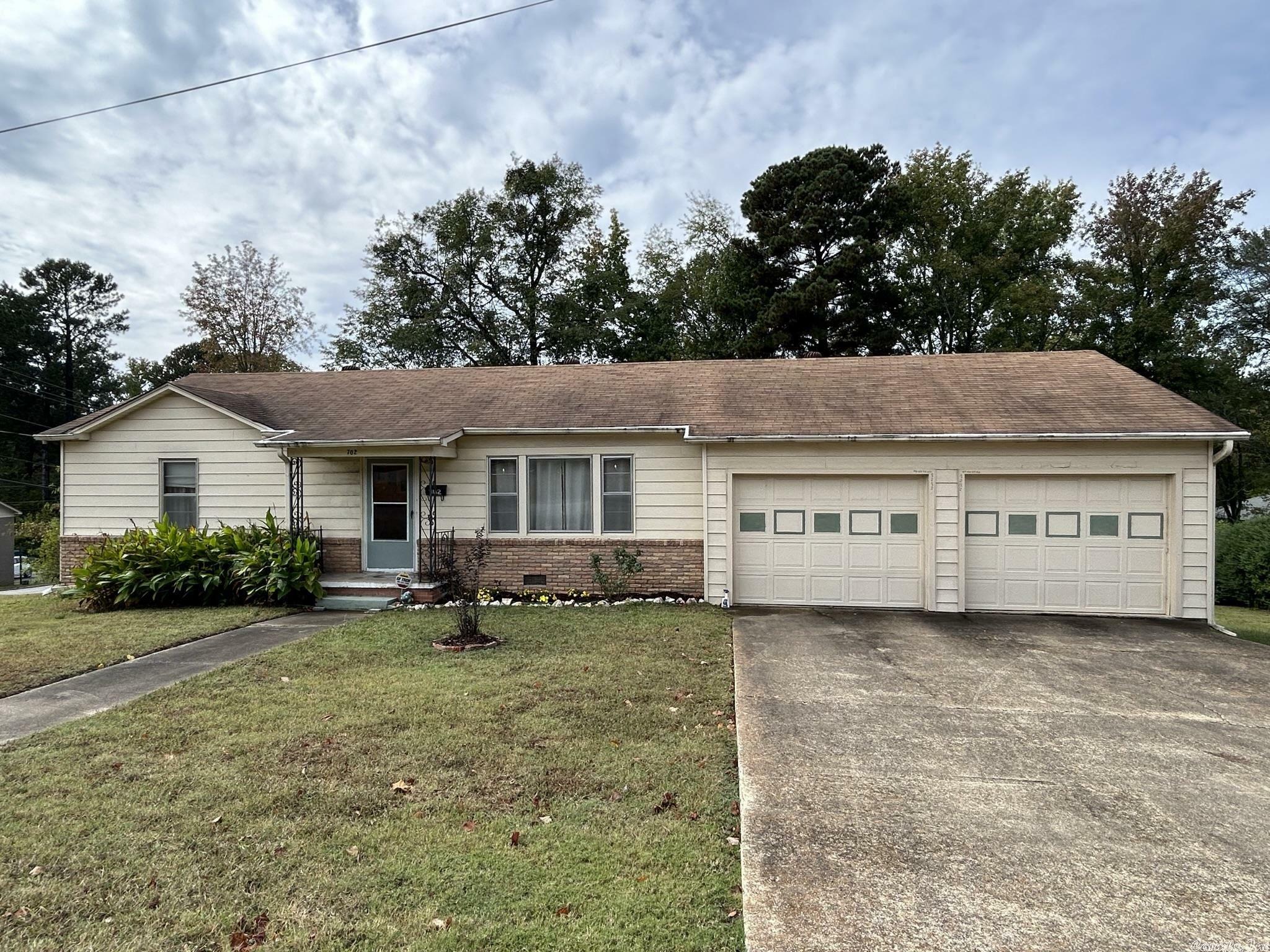 Property Photo: 702 Couch Street AR 72015