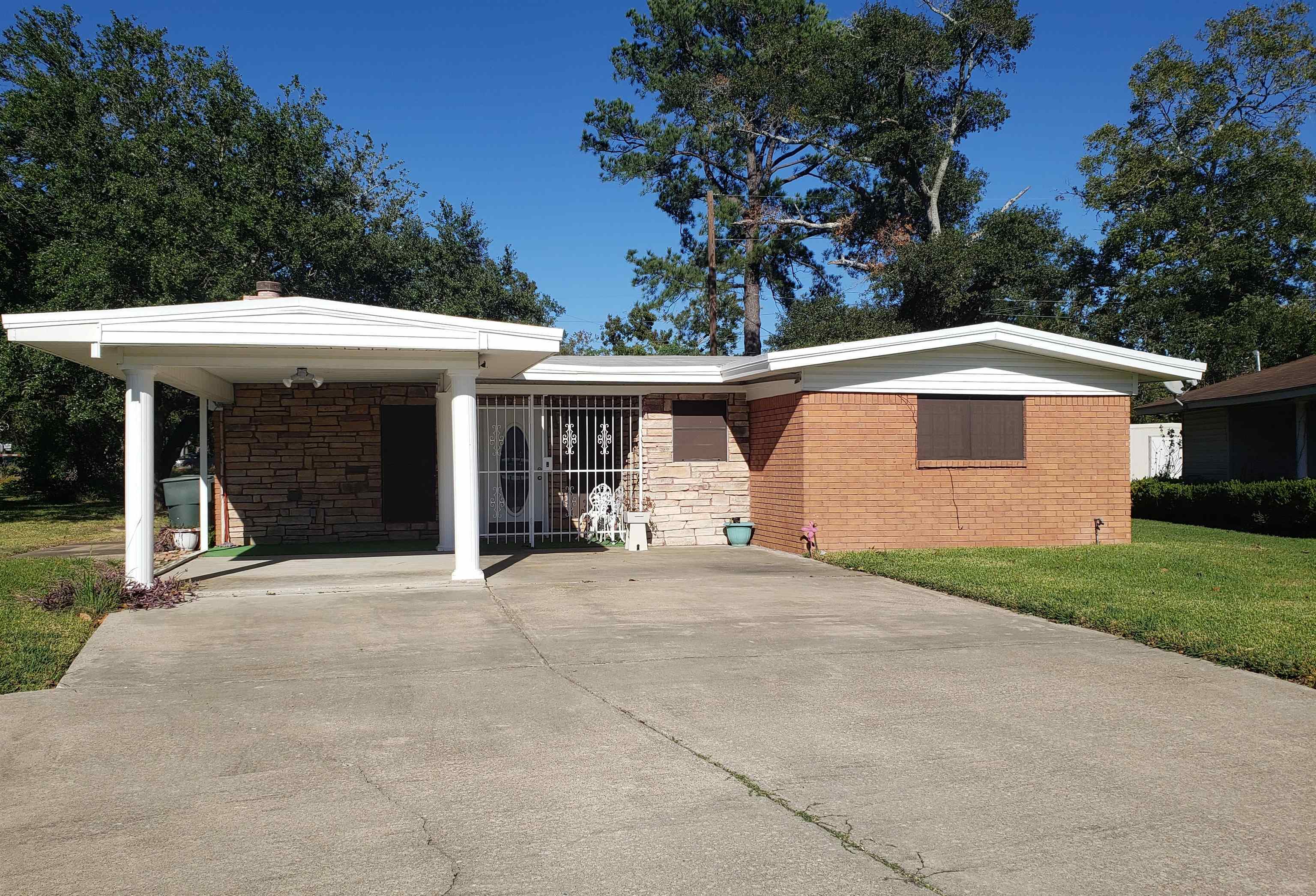 Property Photo:  4125 Flamingo Lane  TX 77705 