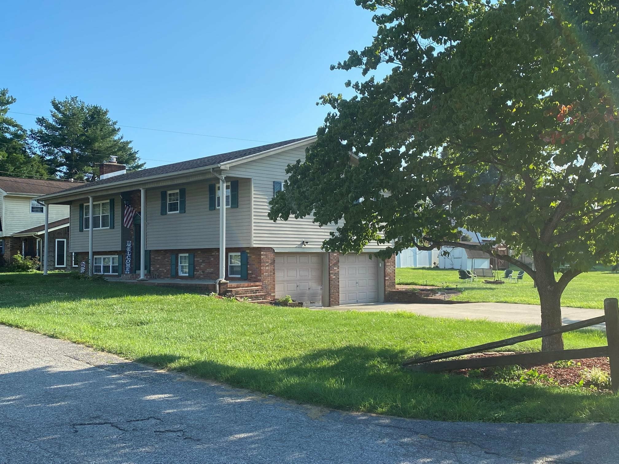 Property Photo:  1427 E Calumet Drive  KY 41183 