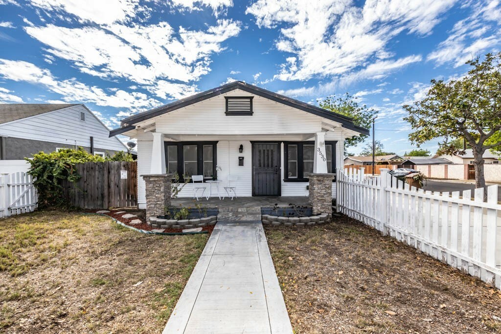 Property Photo:  3530 W Oak Avenue  CA 92833 