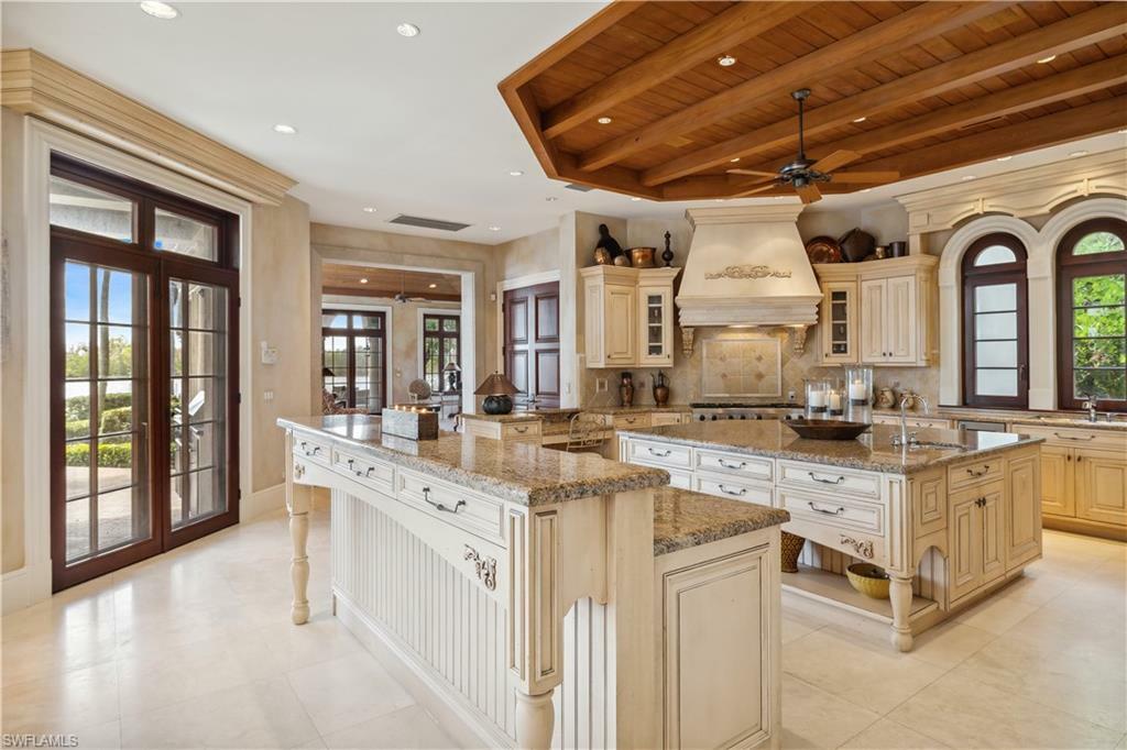 Property Photo: 950 Admiralty Parade FL 34102
