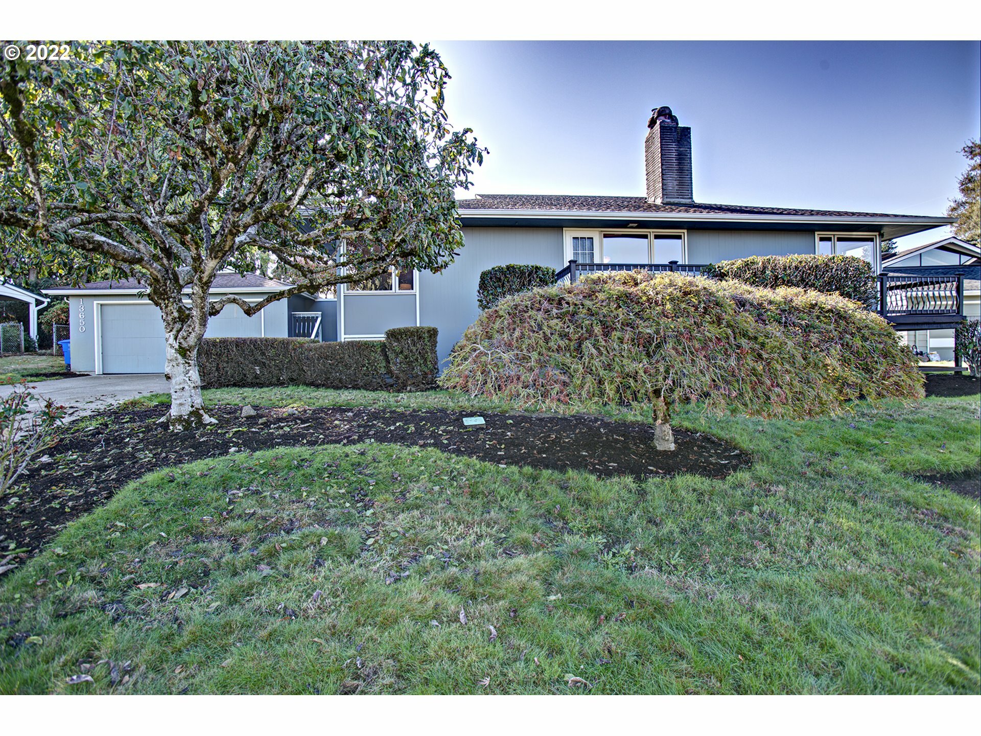 13650 NE Siskiyou Ct  Portland OR 97230 photo