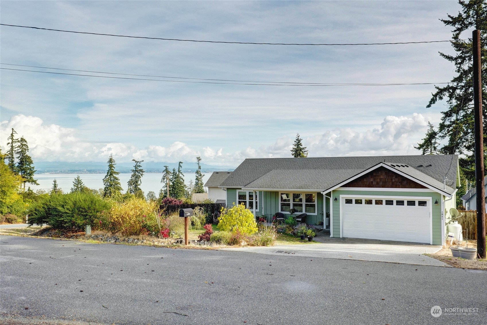 Property Photo:  1041 Cascade Lane  WA 98282 