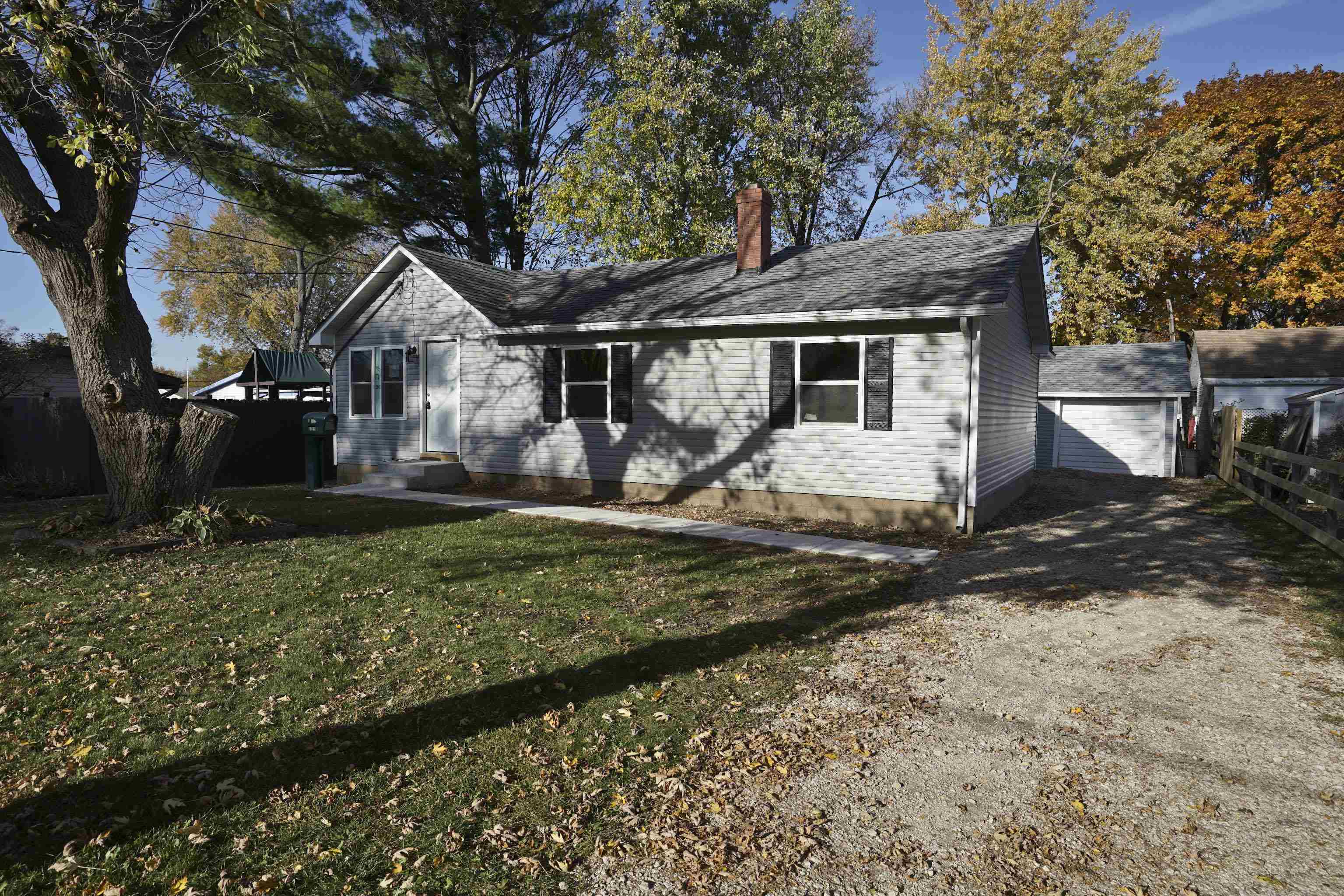 Property Photo:  1223 Ruby Street  IL 61008 