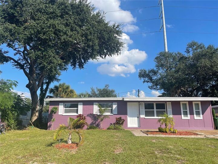 Property Photo:  11617 Easy Street  FL 33773 